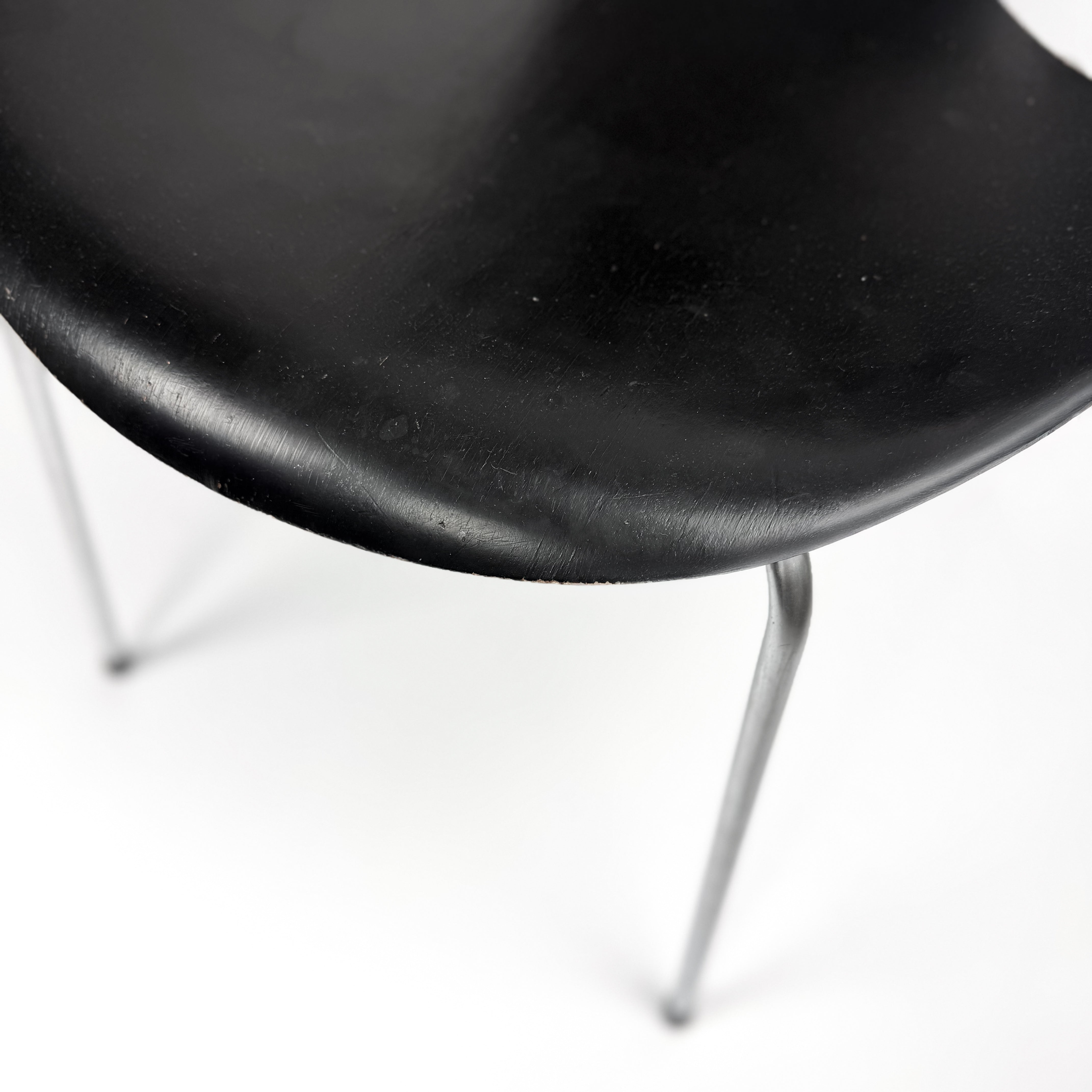 Fritz Hansen Serie 7 Chair