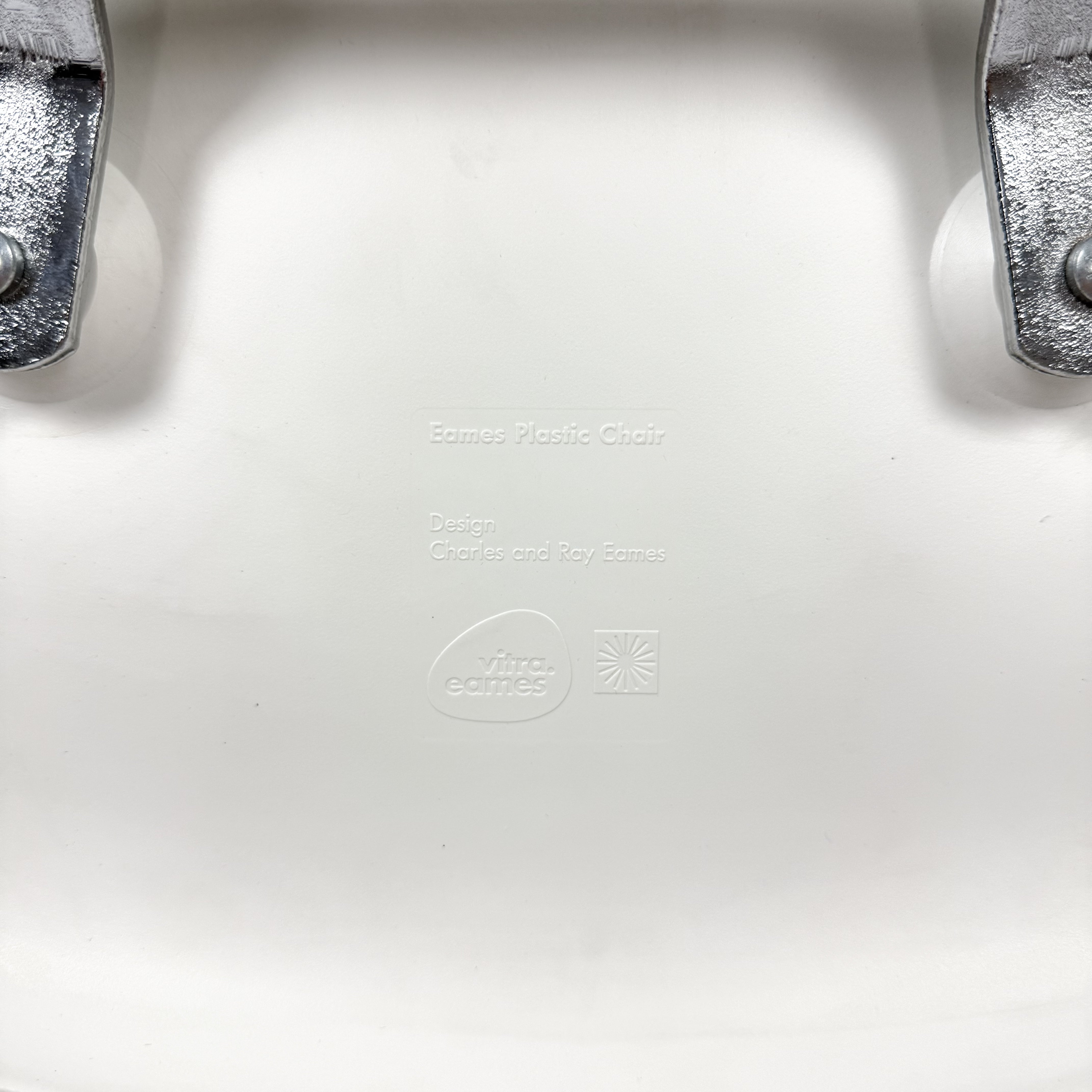 Vitra DSS Eames Plastic Side Chair