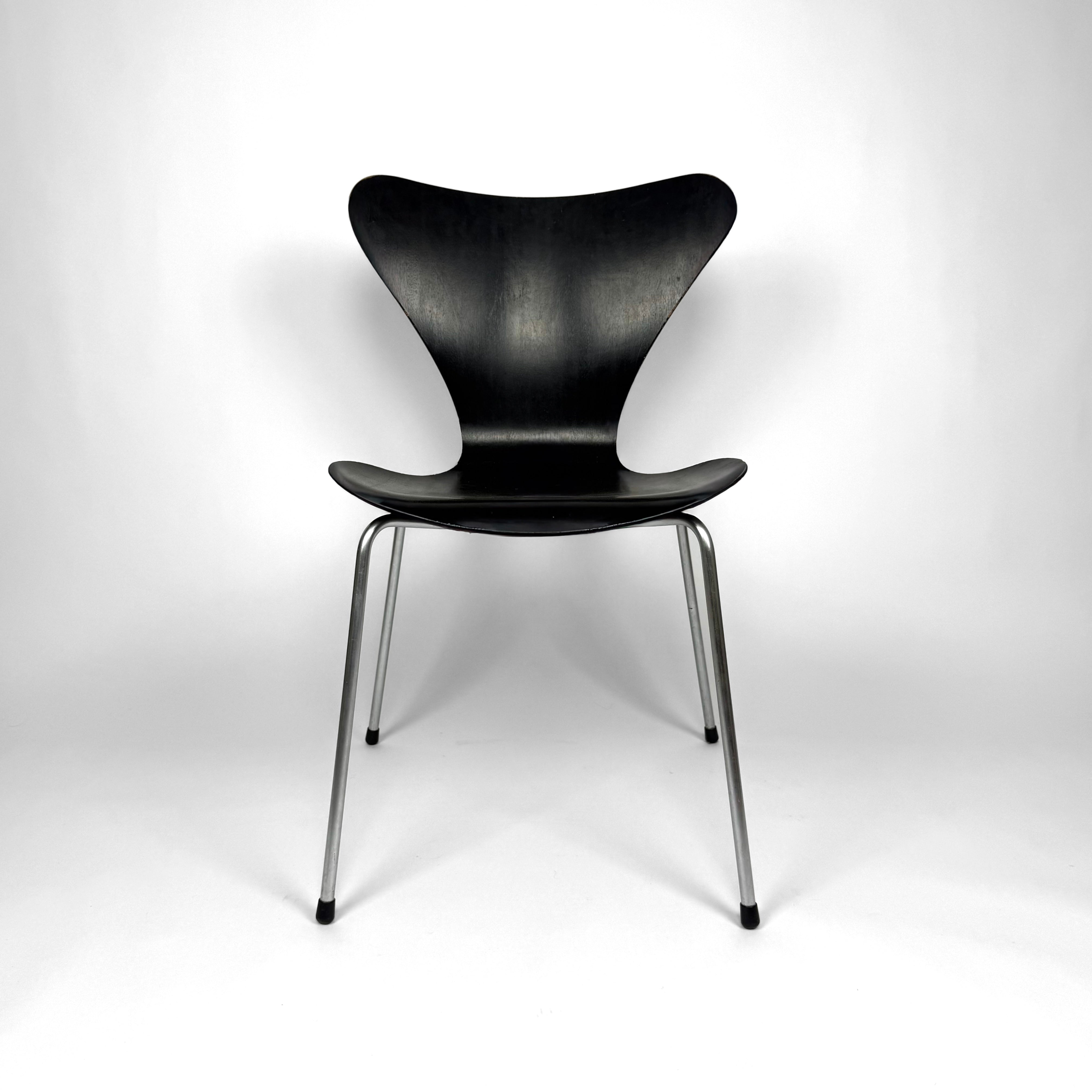 Fritz Hansen Serie 7 Chair
