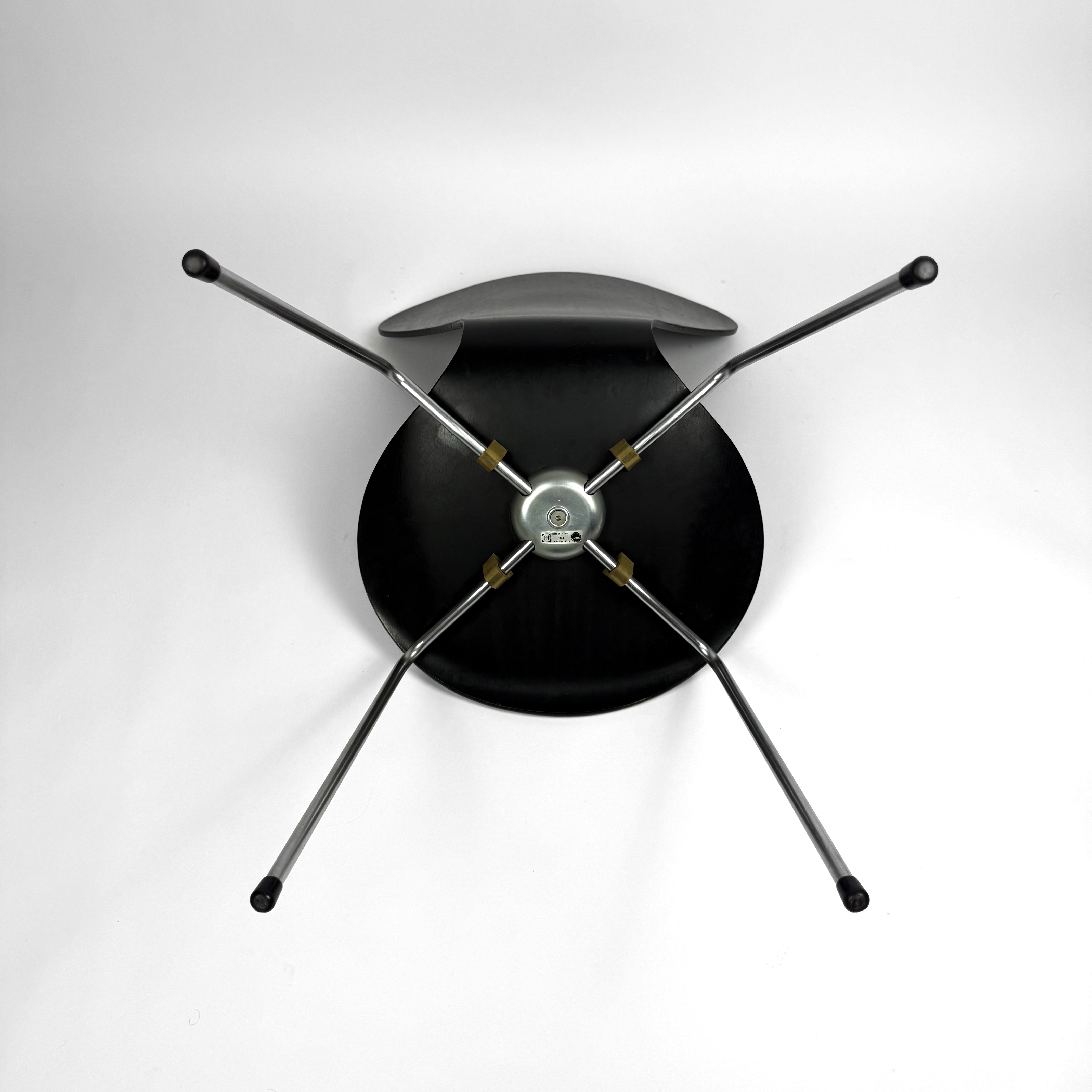 Fritz Hansen Serie 7 Chair