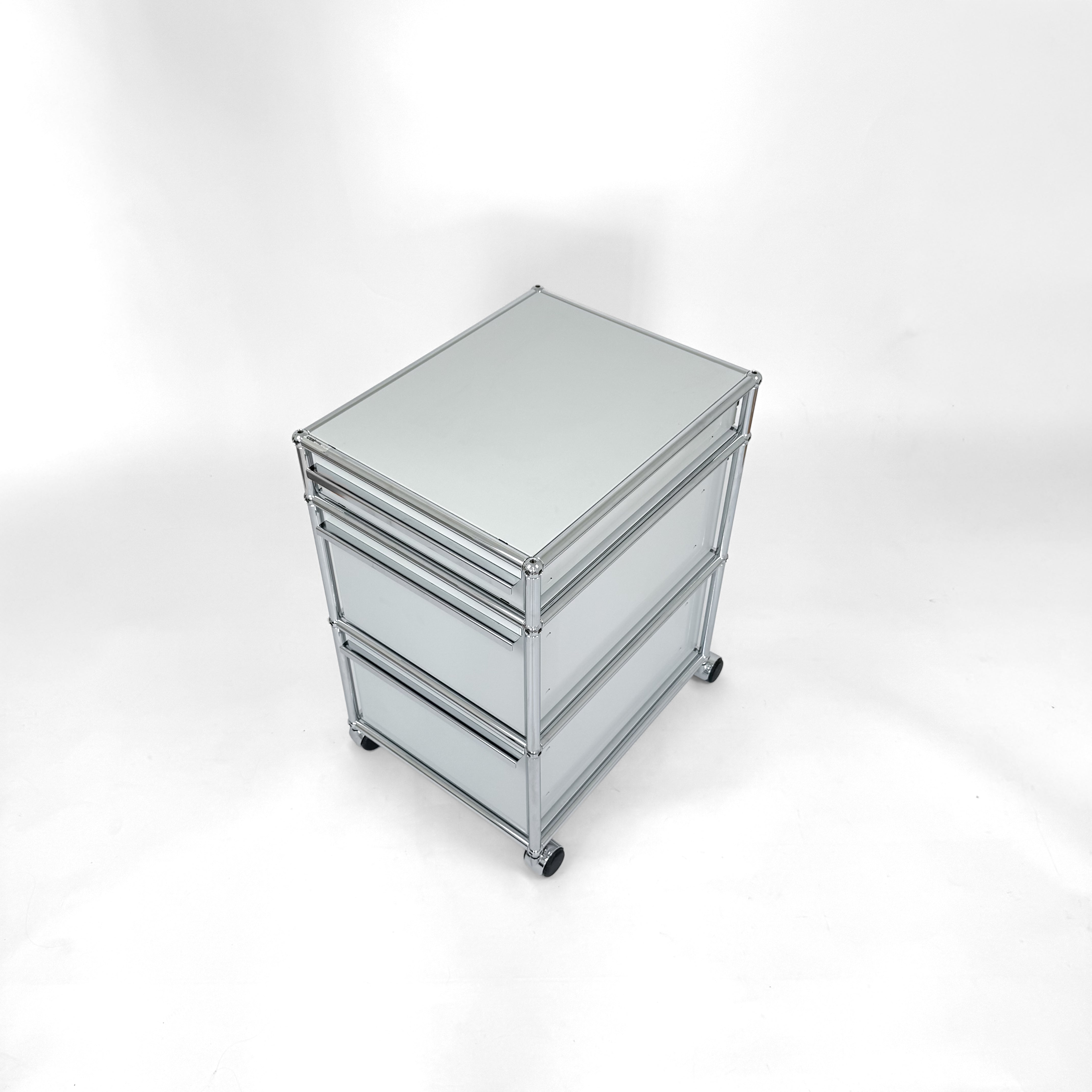 USM Haller Rollcontainer Lichtgrau
