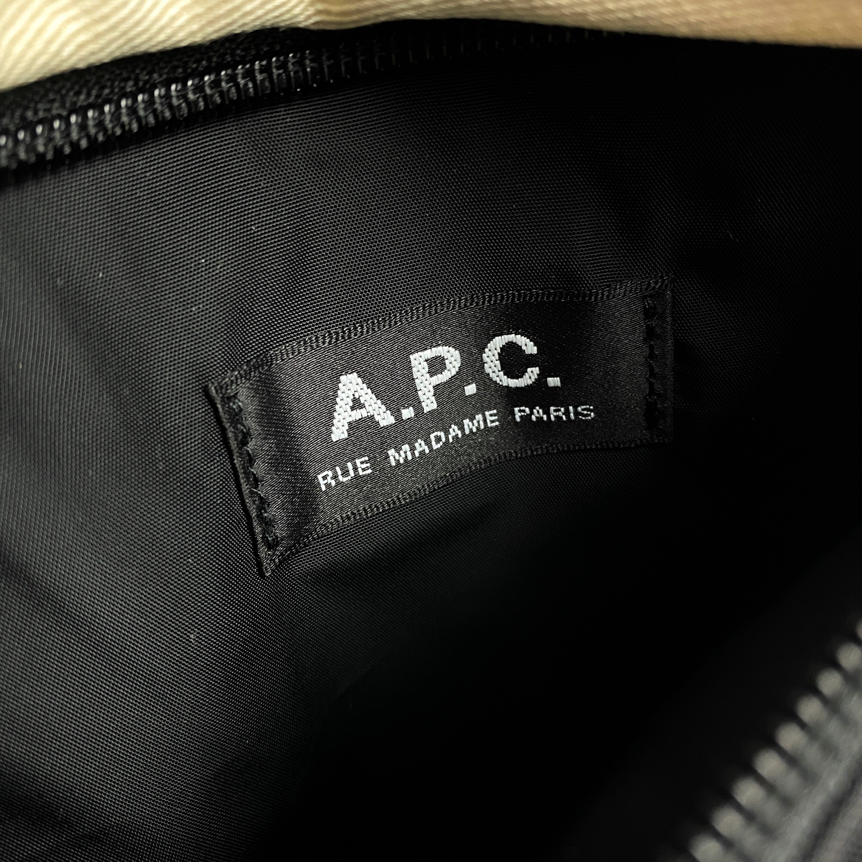 A.P.C. Umhängetasche