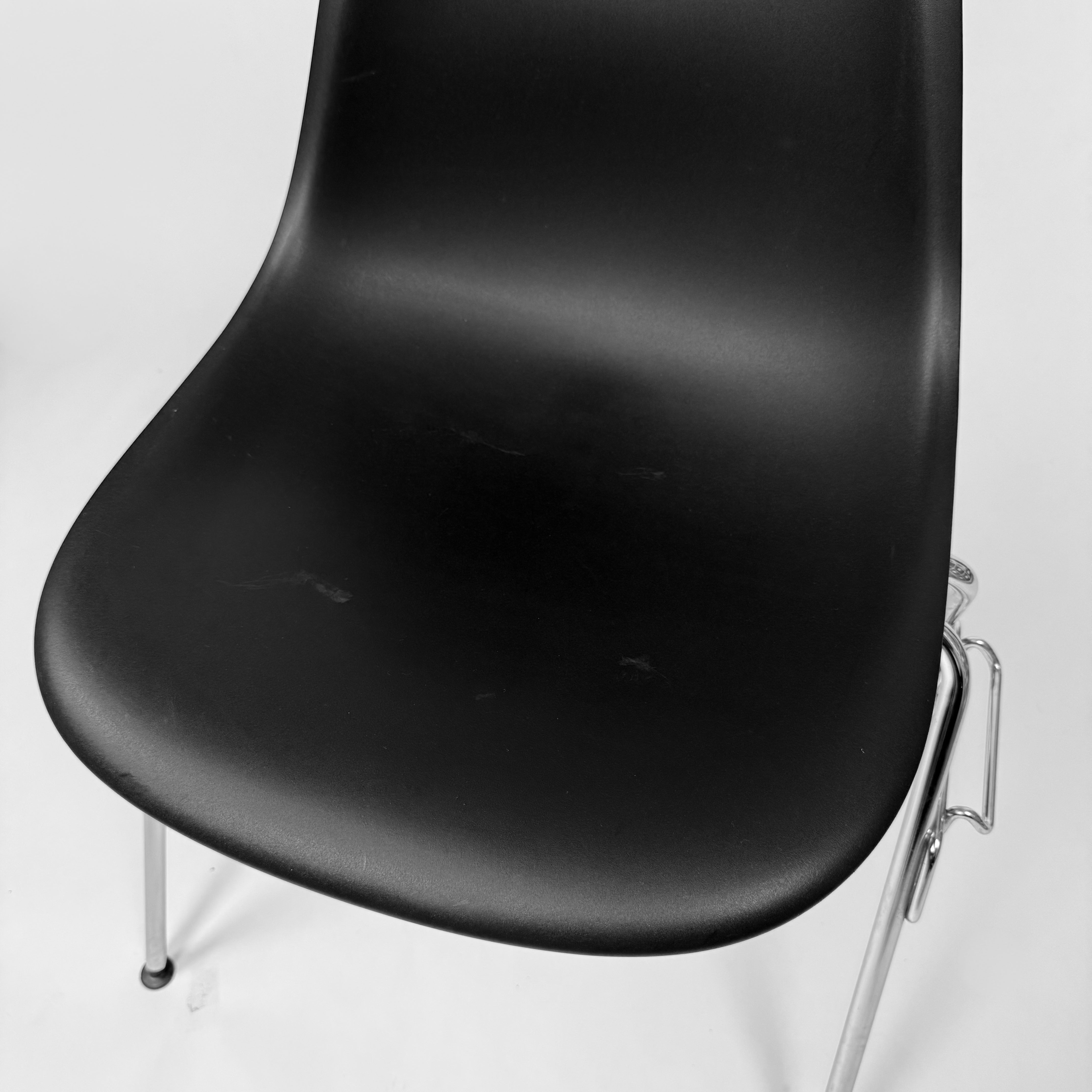 Vitra DSS Eames Plastic Side Chair