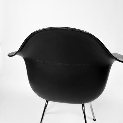 Vitra DAX Eames Plastic Armchair