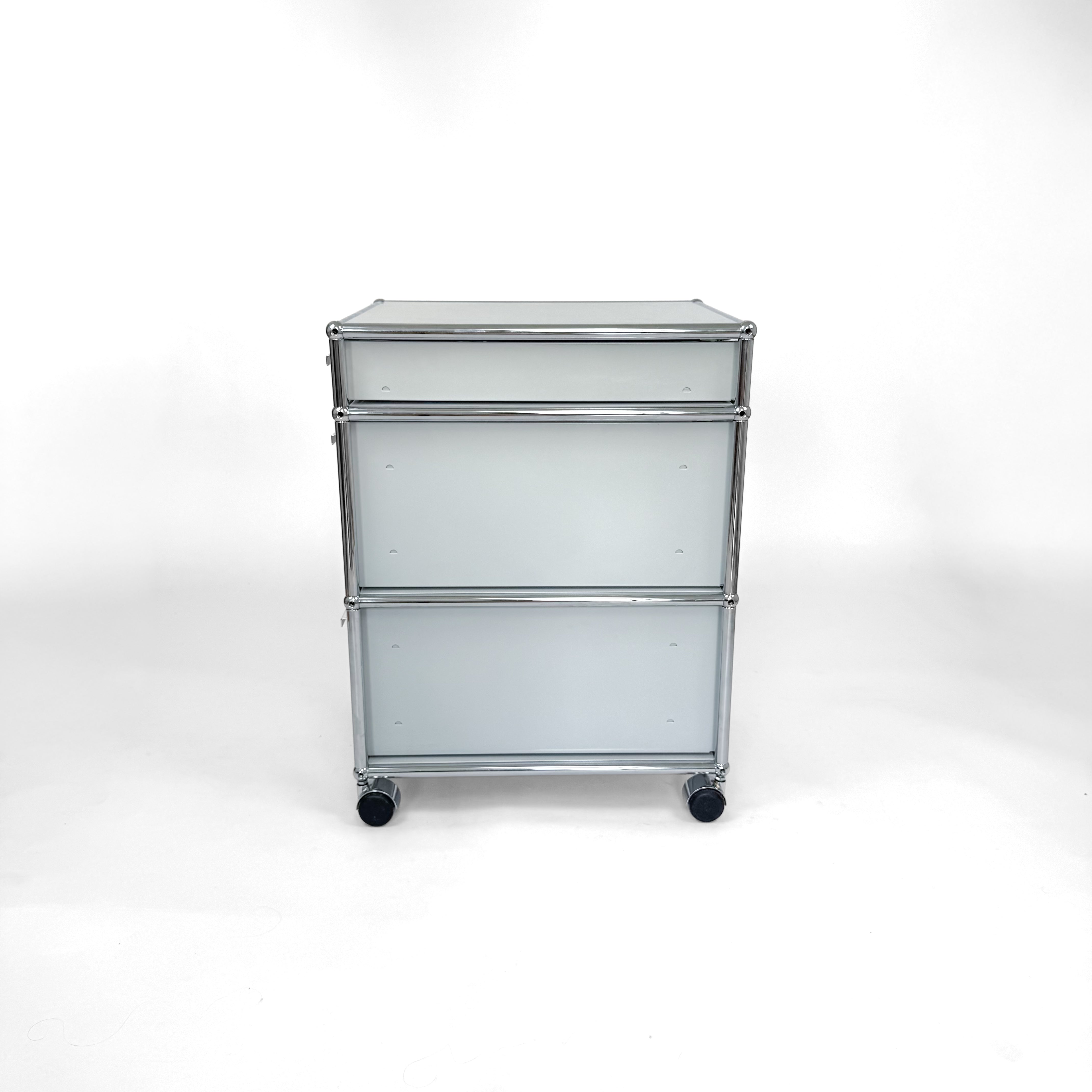 USM Haller Rollcontainer Lichtgrau