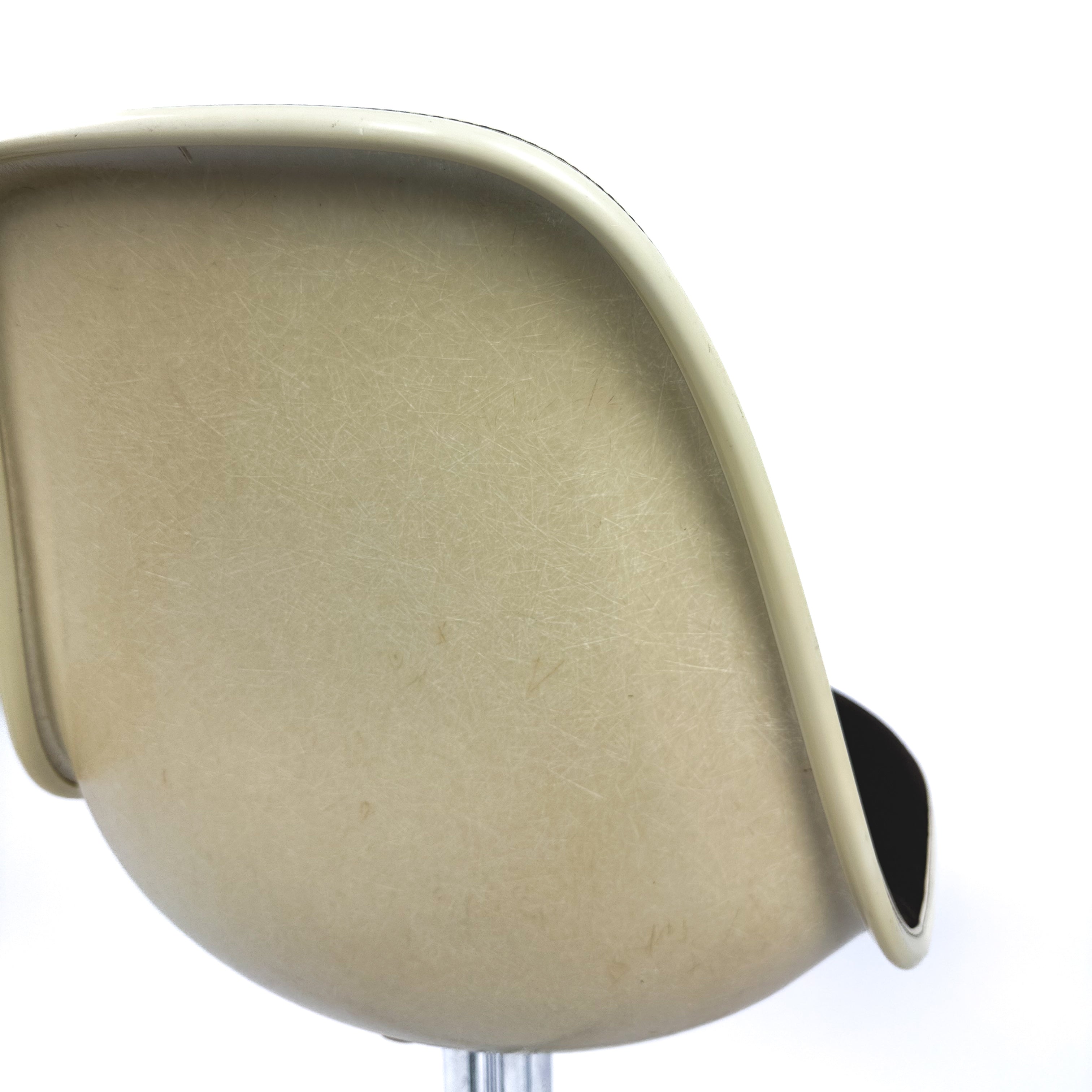 Vitra DSL Eames La Fonda Fiberglas Dining Chair