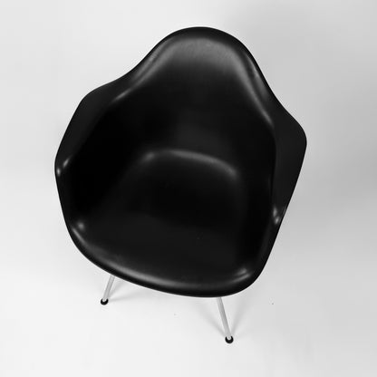 Vitra DAX Eames Plastic Armchair