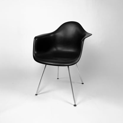 Vitra DAX Eames Plastic Armchair