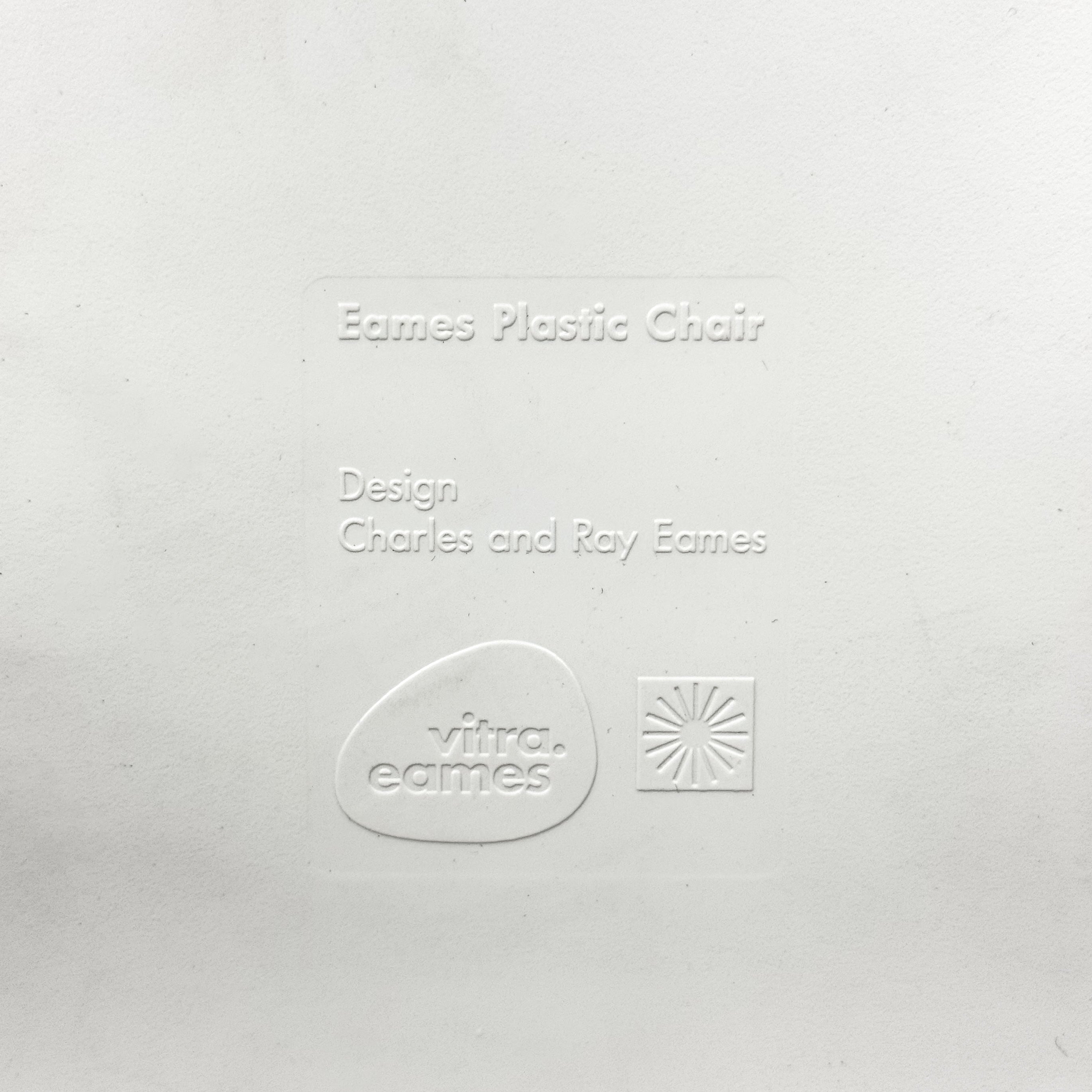 Vitra DSS Eames Plastic Side Chair