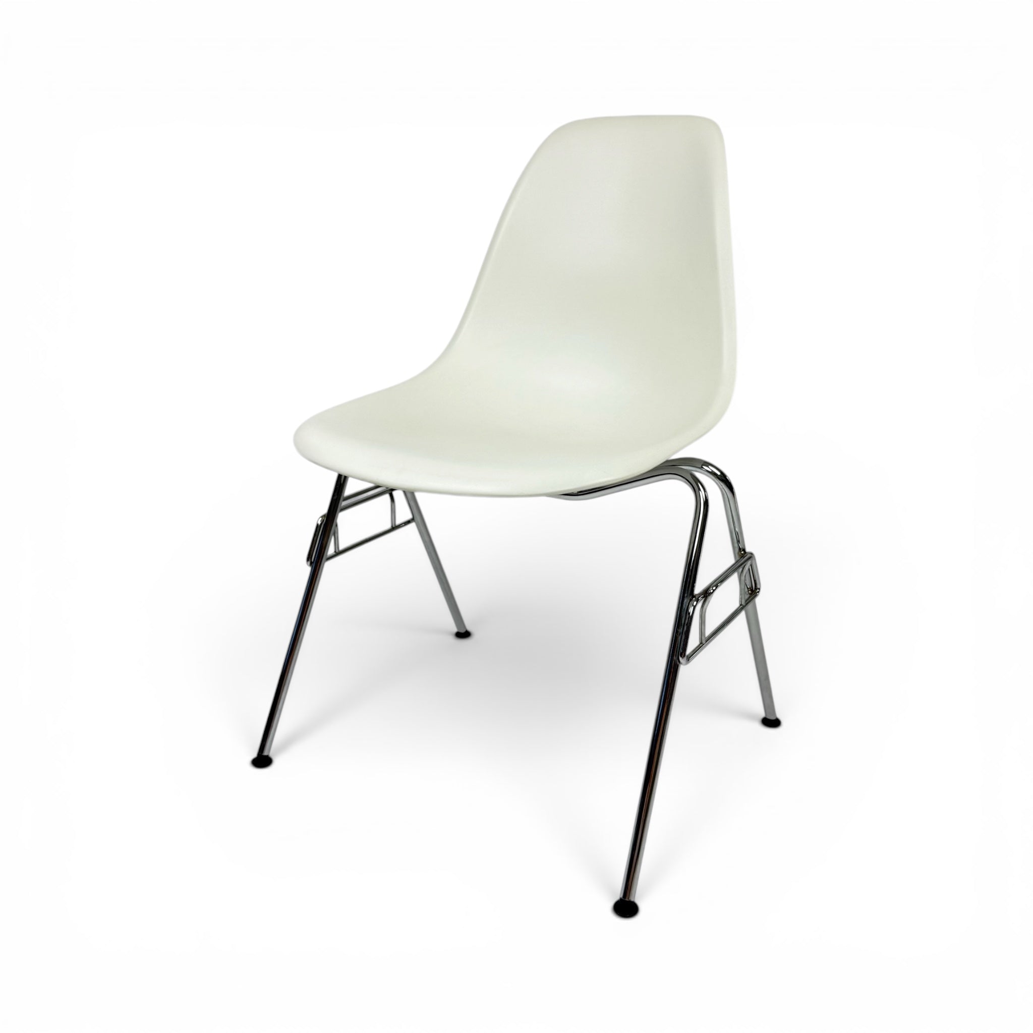 Vitra DSS Eames Plastic Side Chair