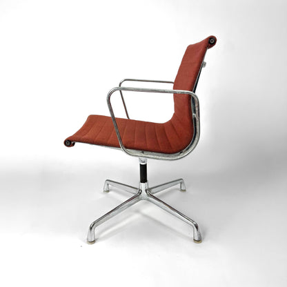 Vitra EA 108 Eames Aluminium Chair