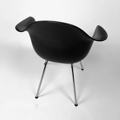 Vitra DAX Eames Plastic Armchair