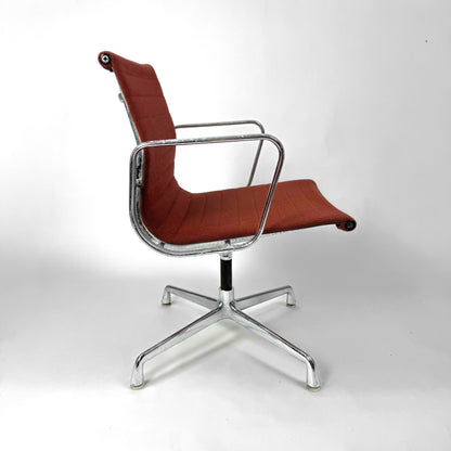Vitra EA 108 Eames Aluminium Chair
