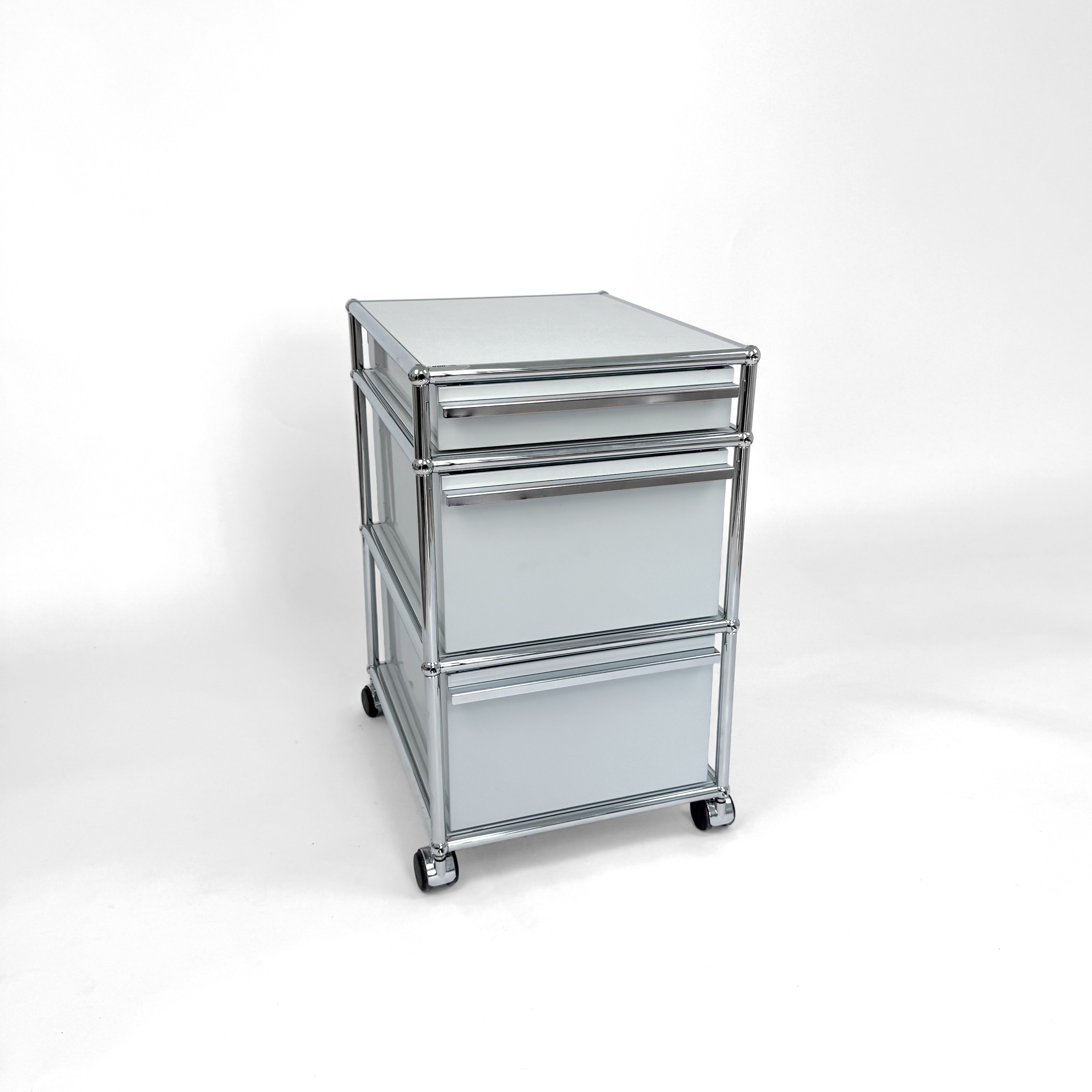 USM Haller Rollcontainer Lichtgrau