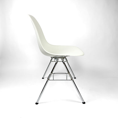 Vitra DSS Eames Plastic Side Chair