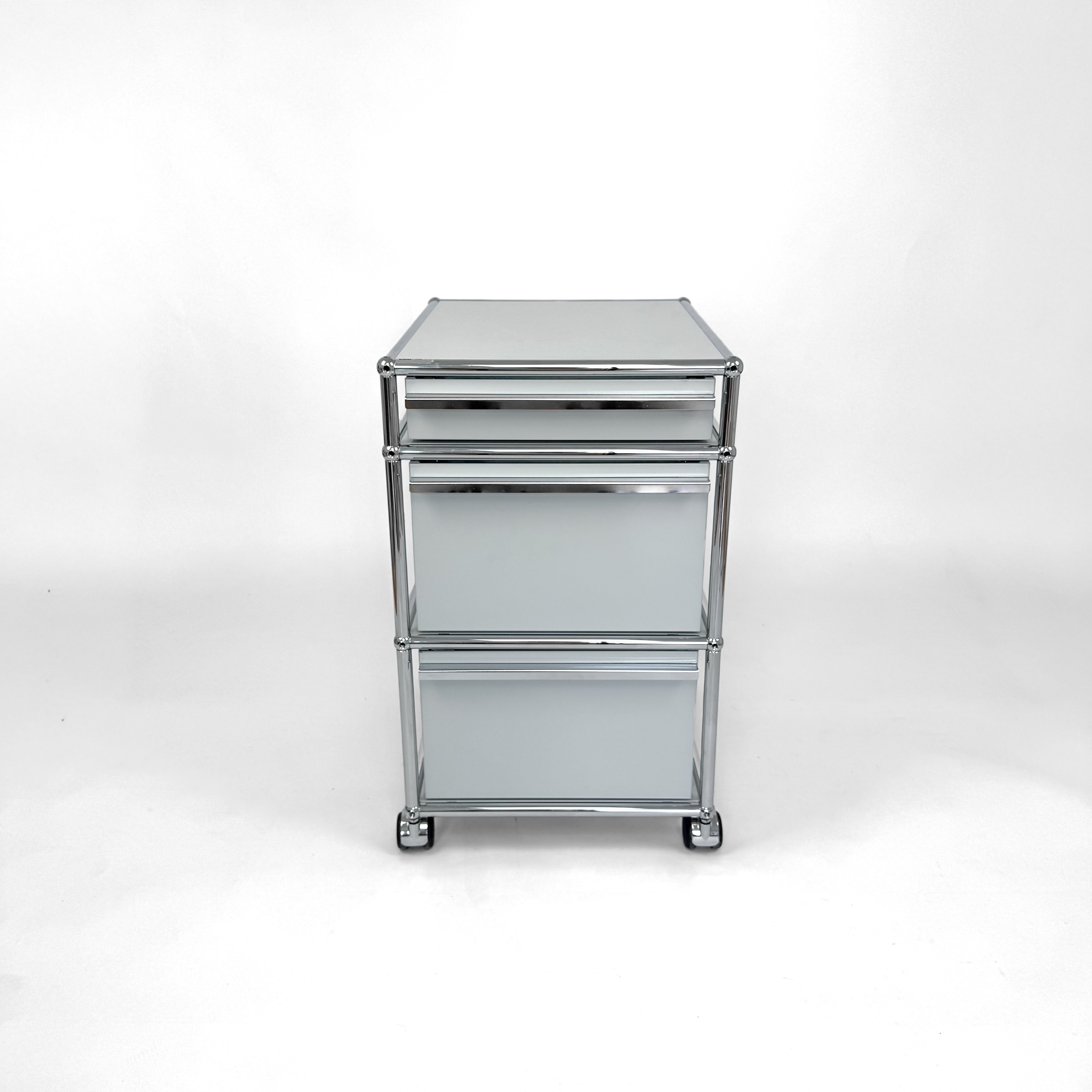 USM Haller Rollcontainer Lichtgrau