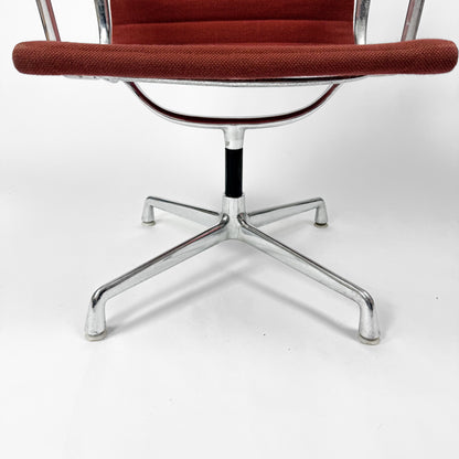 Vitra EA 108 Eames Aluminium Chair