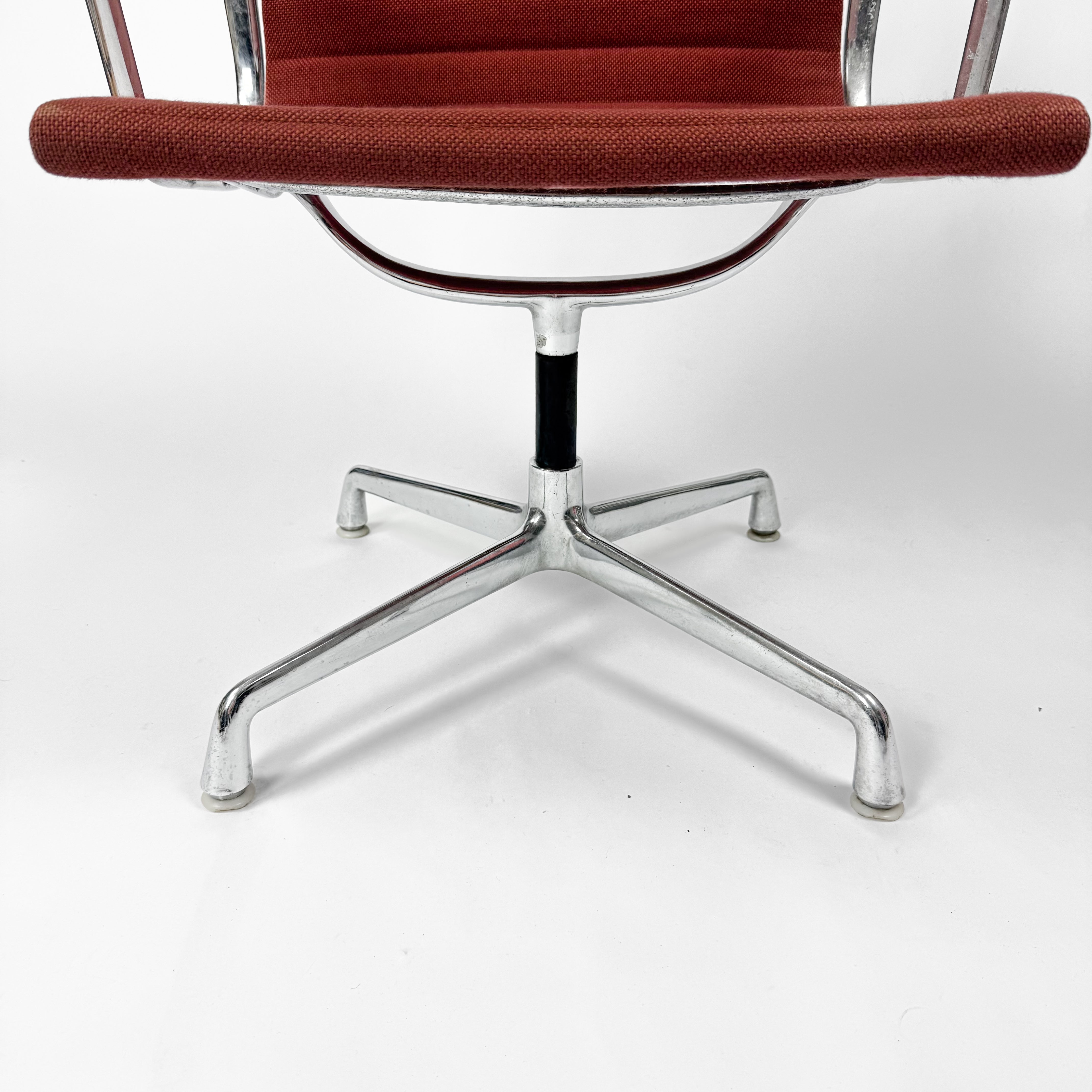 Vitra EA 108 Eames Aluminium Chair