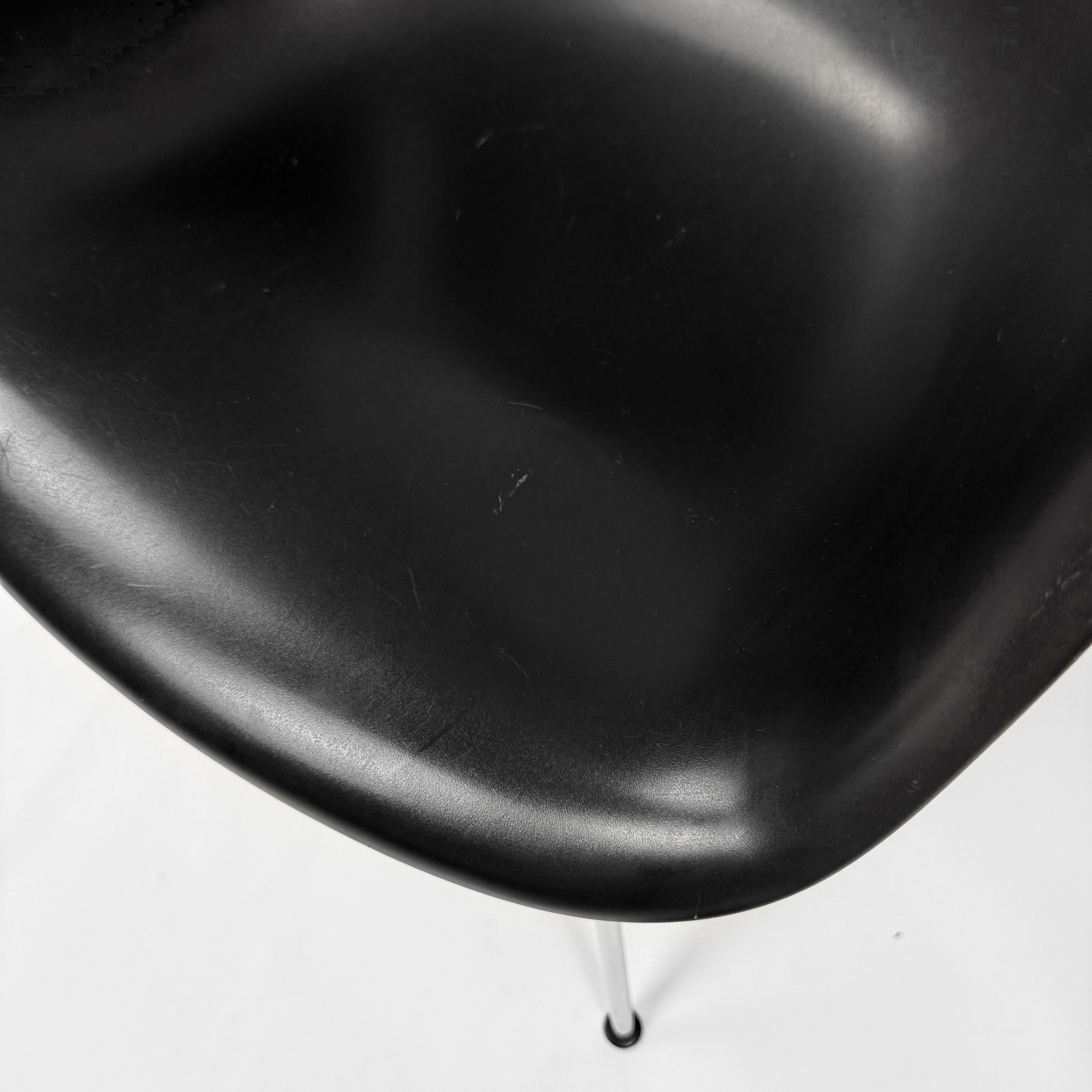 Vitra DAX Eames Plastic Armchair