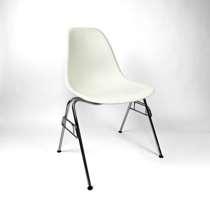 Vitra DSS Eames Plastic Side Chair