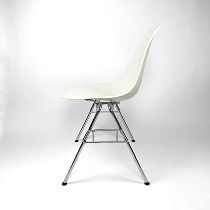 Vitra DSS Eames Plastic Side Chair