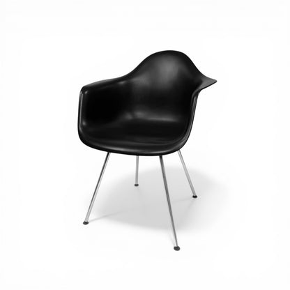 Vitra DAX Eames Plastic Armchair